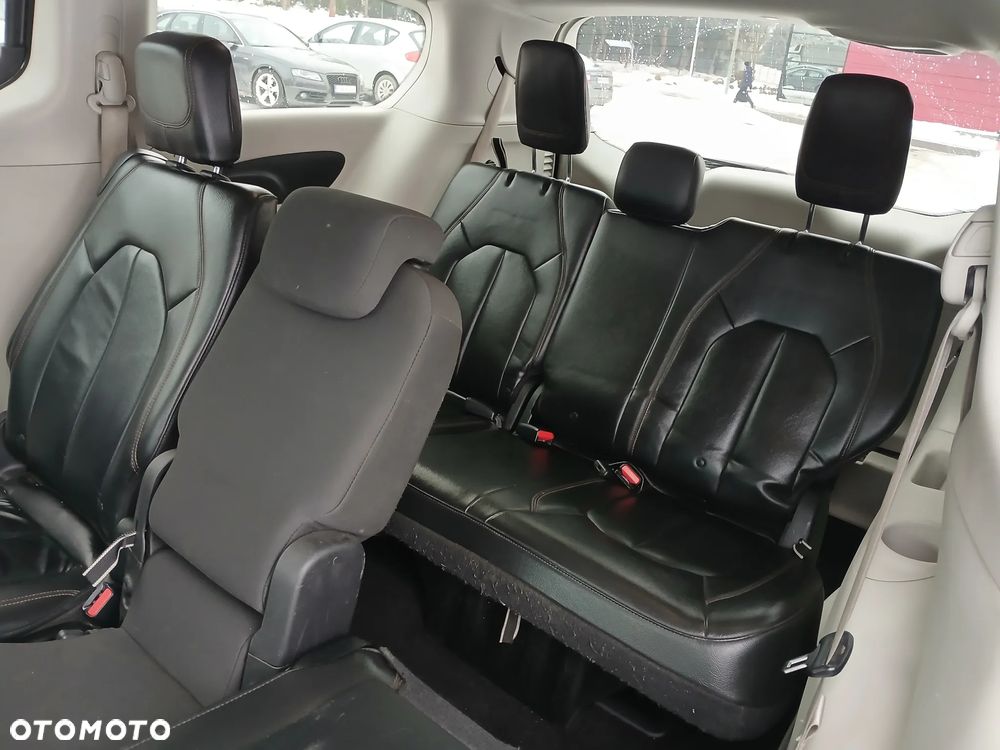 Chrysler Pacifica - 18