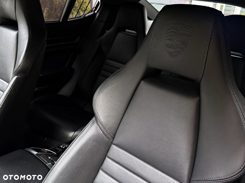 Porsche Panamera GTS PDK - 28