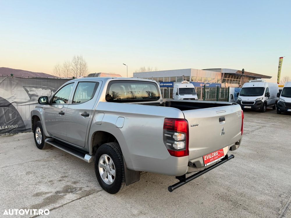 Mitsubishi L200 Double Cab 2.2 DI-D M/T Instyle - 8