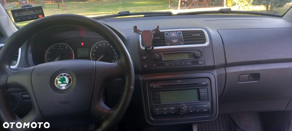 Skoda Roomster 1.6 16V Comfort - 6