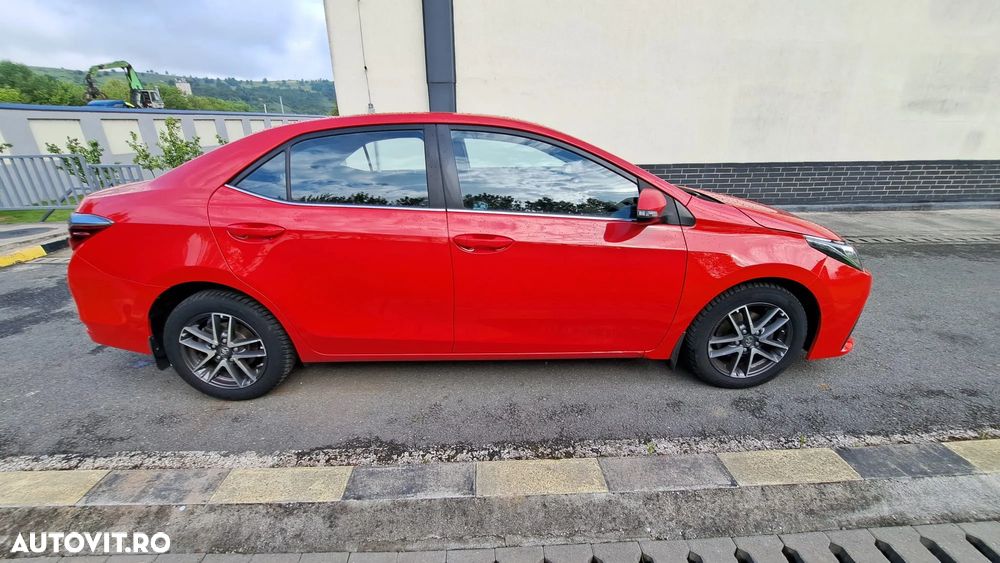 Toyota Corolla 1.4 D-4D Sol - 4