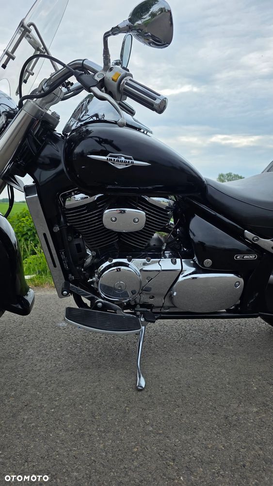 Suzuki Intruder - 17
