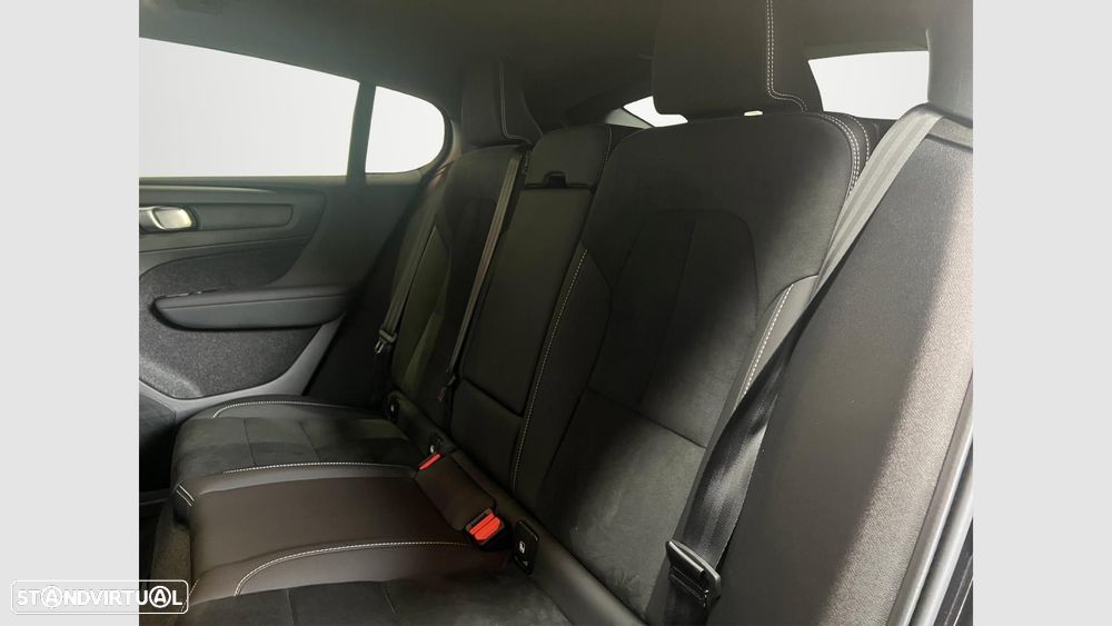 Volvo EC40 82 kWh Twin Motor Performance Black Edition - 16