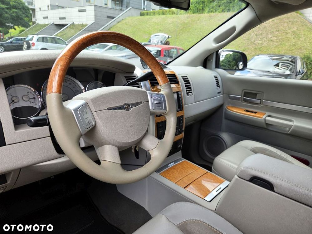Chrysler Aspen - 25