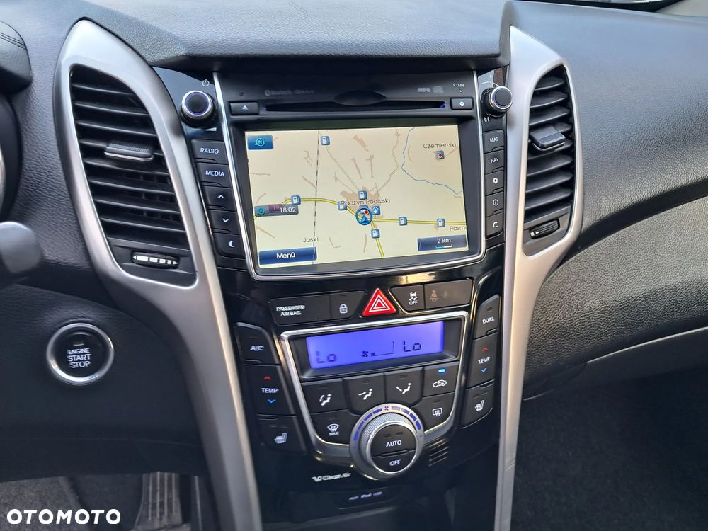 Hyundai i30 blue 1.6 CRDi DCT Premium - 29