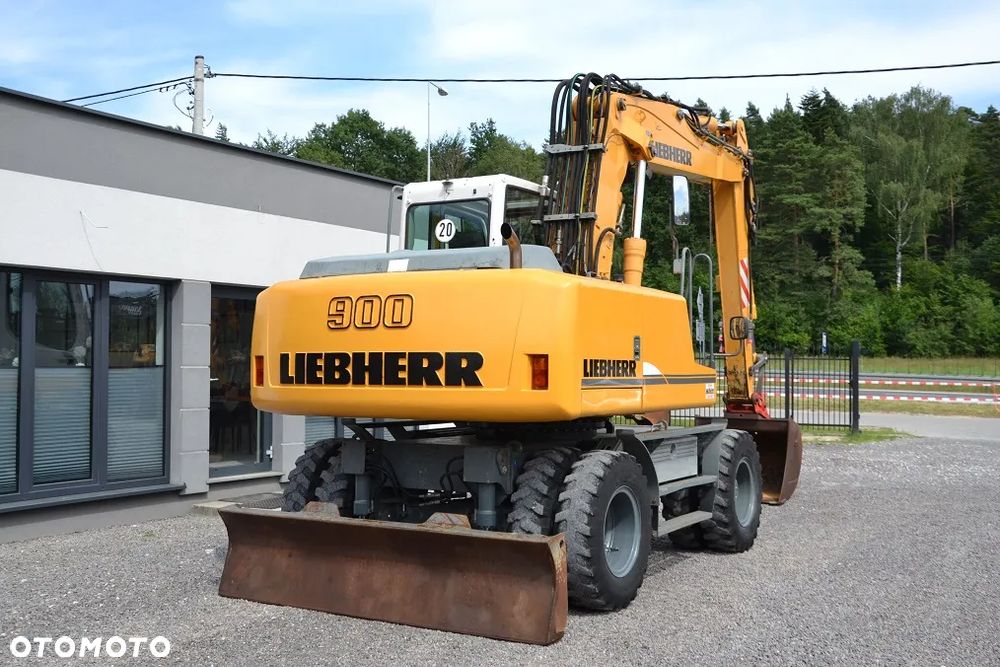 Liebherr A900 C - 9