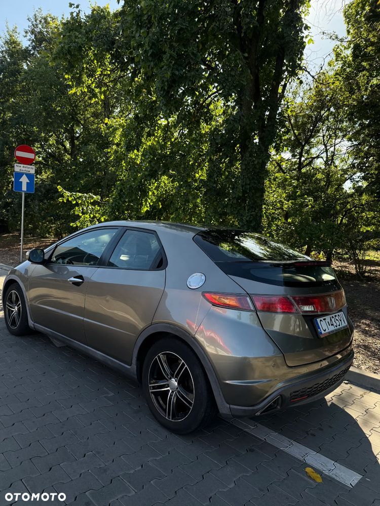 Honda Civic 1.8 Comfort - 2