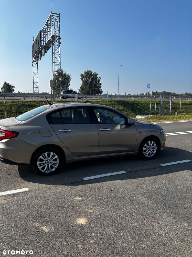 Fiat Tipo 1.4 16v Lounge EU6d - 11
