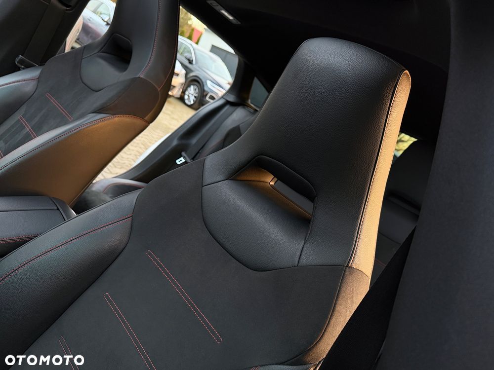 Mercedes-Benz CLA 200 7G-DCT AMG Line - 38