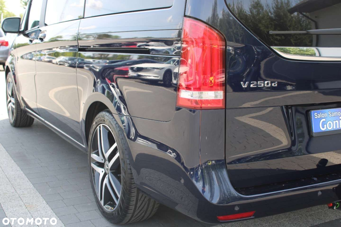 Mercedes-Benz Klasa V - 26