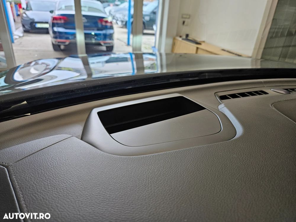 Volvo XC 60 B4 MHEV AT8 AWD Inscription - 31