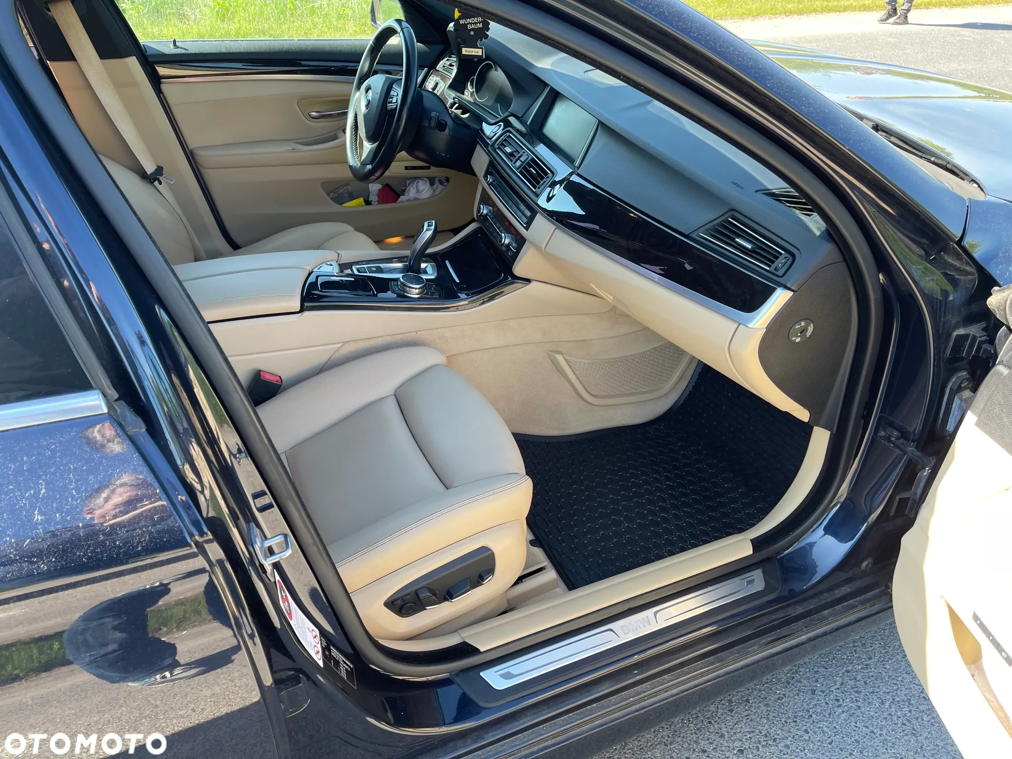 BMW Seria 5 525d Touring Luxury Line - 16