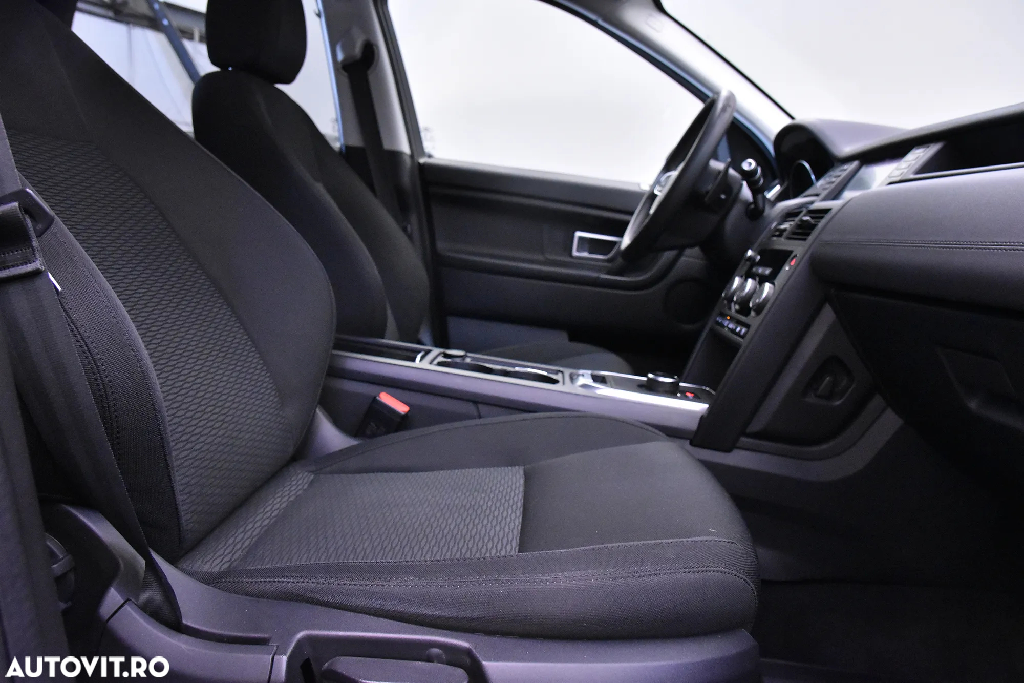 Land Rover Discovery Sport - 11
