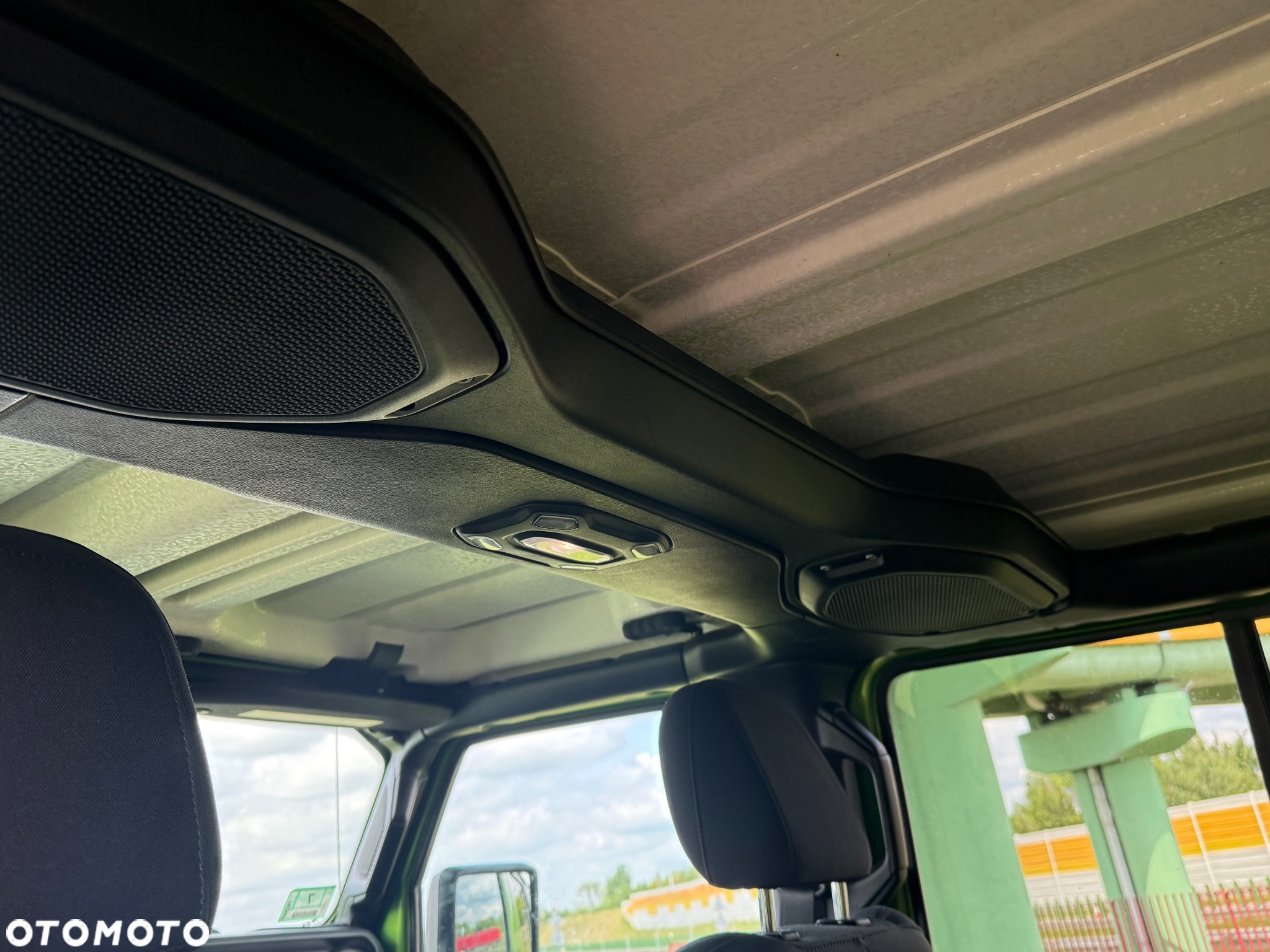 Jeep Wrangler - 21