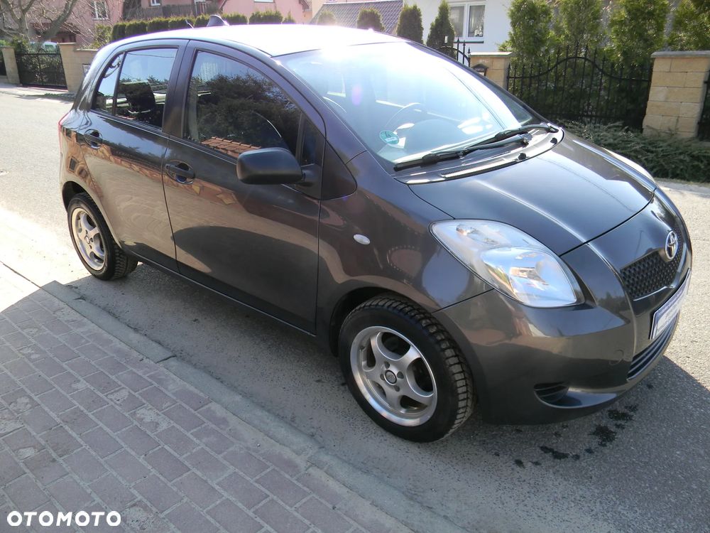 Toyota Yaris 1.3 Luna A/C - 8