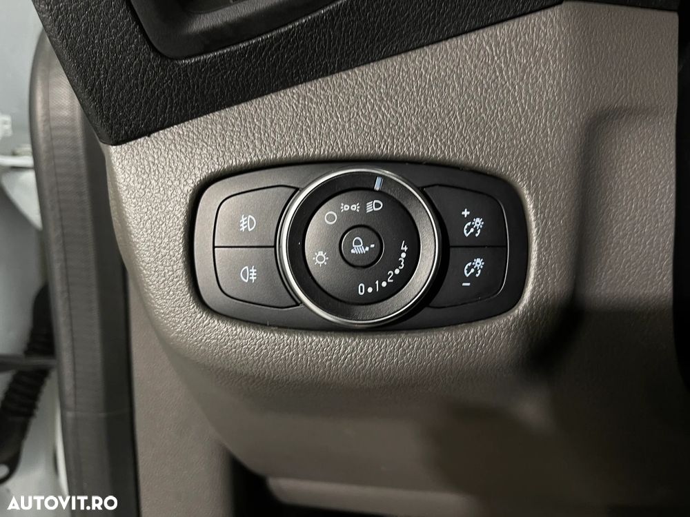 Ford Transit Connect - 14