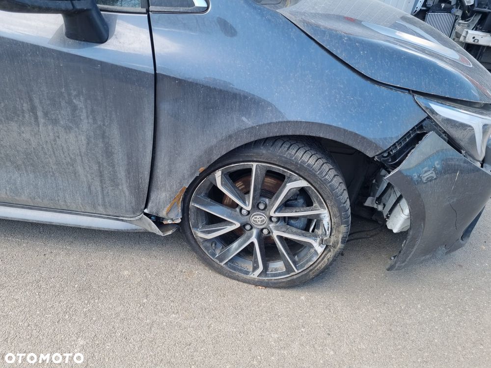 Toyota Corolla 2.0 Hybrid Executive - 6