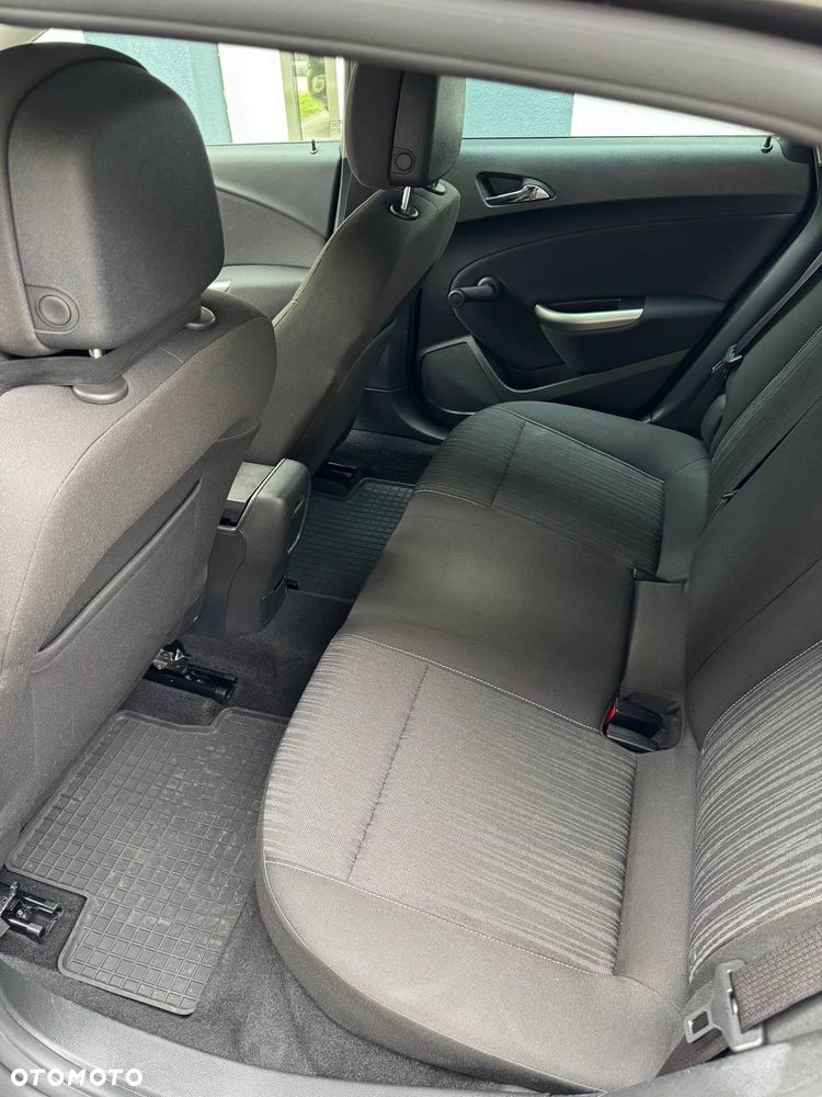 Opel Astra 1.4 Turbo - 22