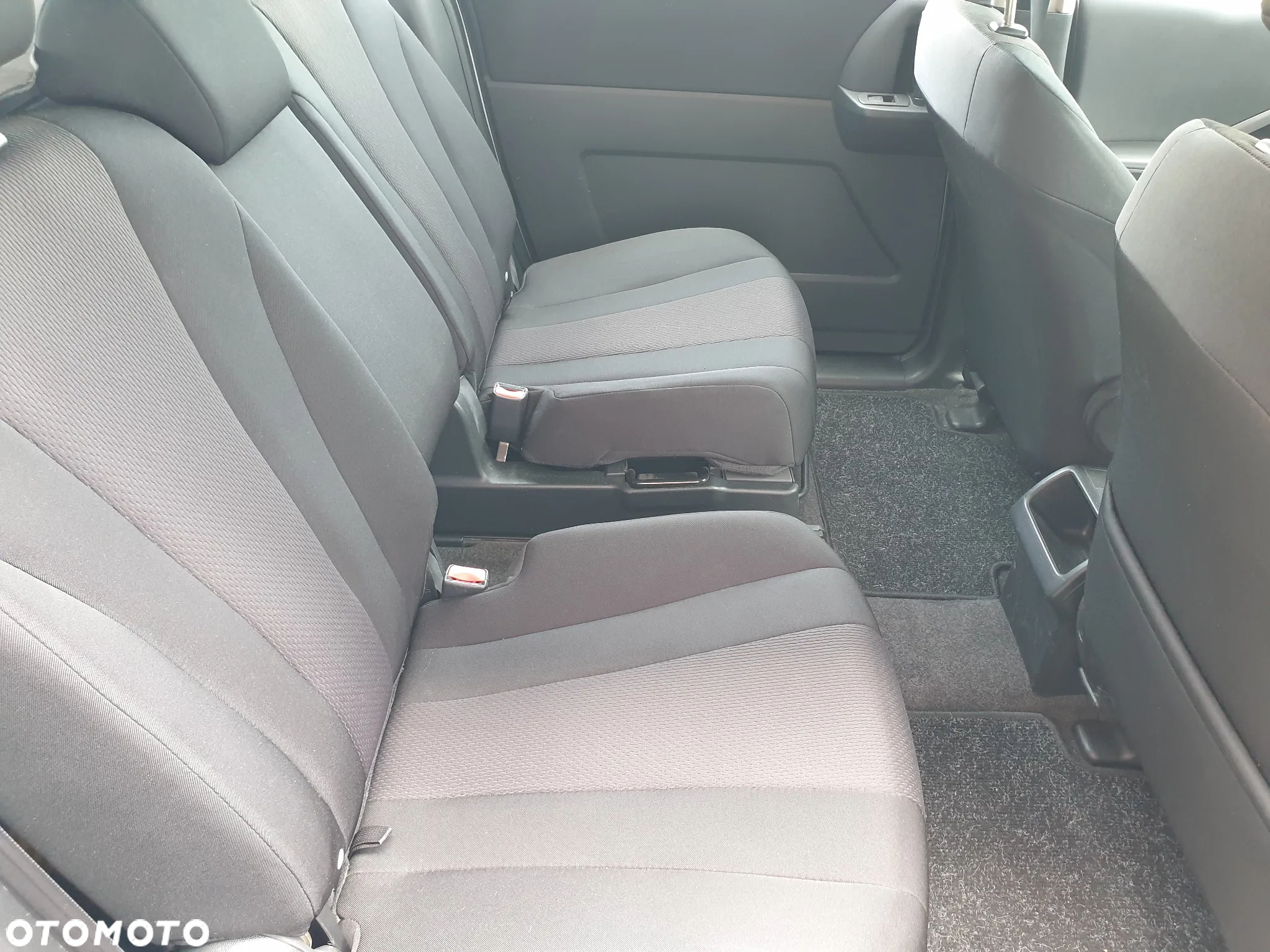 Mazda 5 - 18
