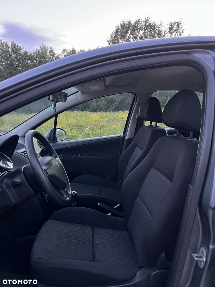 Peugeot 207 - 7