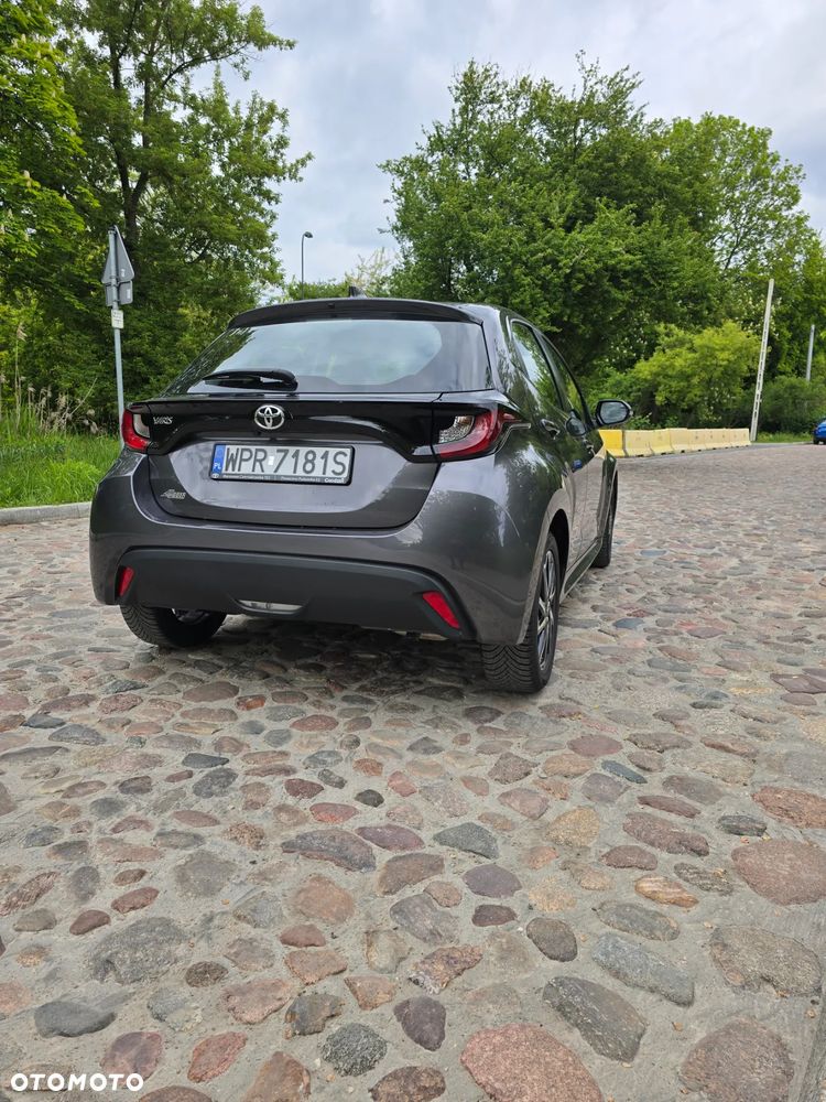 Toyota Yaris 1.0 Premium - 13
