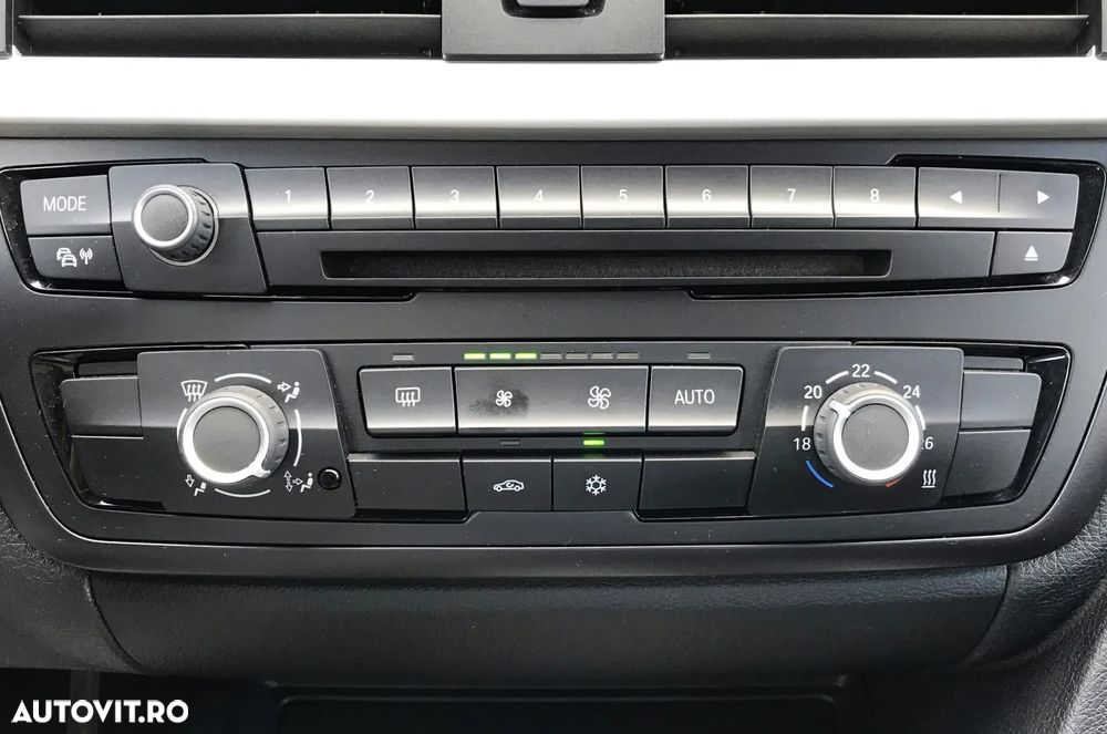 BMW Seria 3 320i Aut. - 27