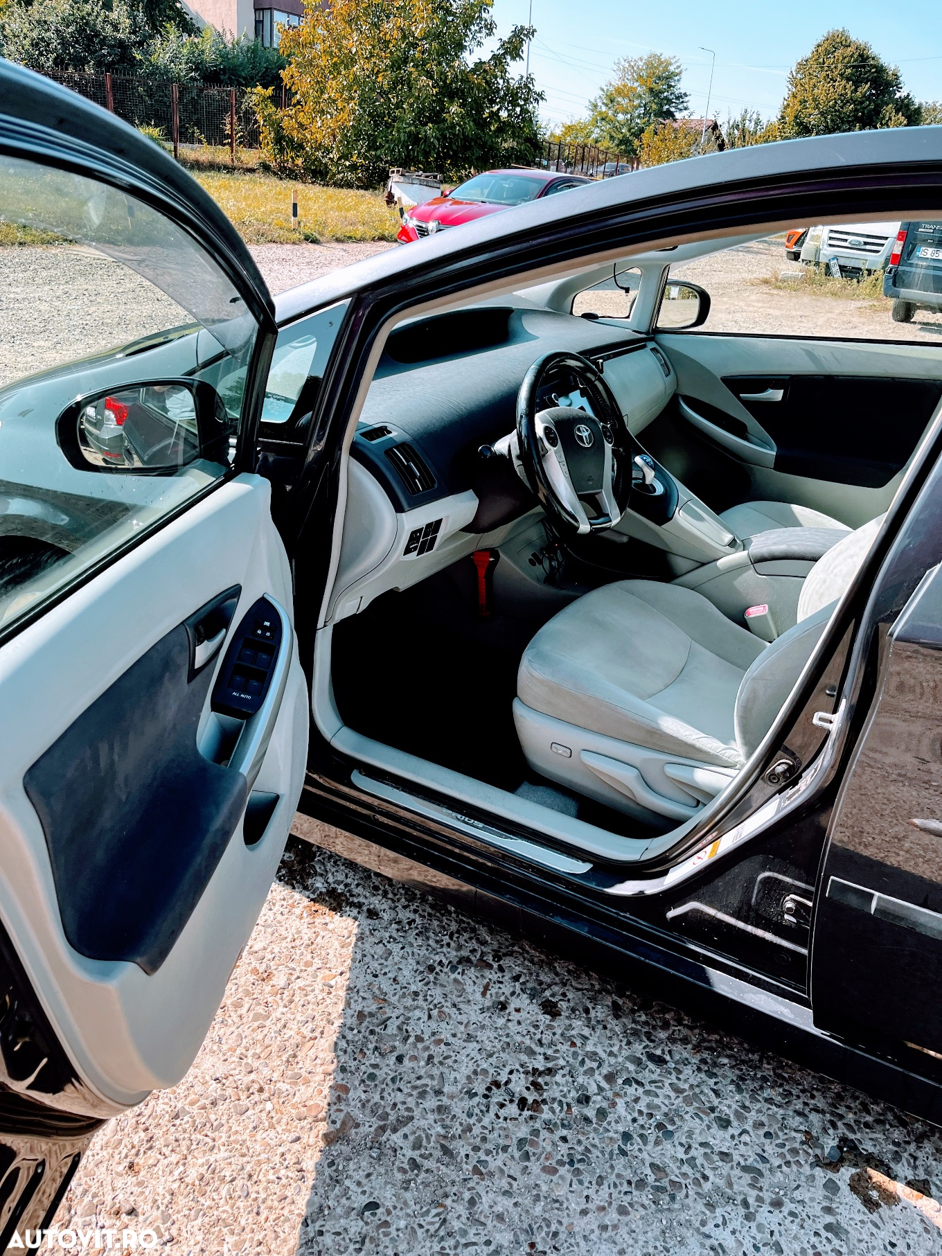 Toyota Prius (Hybrid) Luna - 5