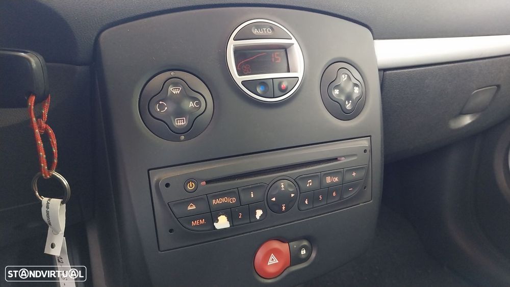Renault Clio 1.5 dCi Dynamique S - 9