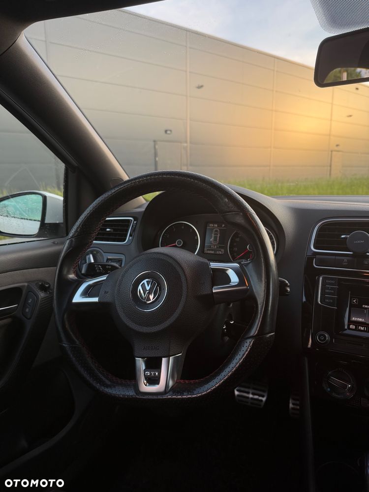 Volkswagen Polo - 19