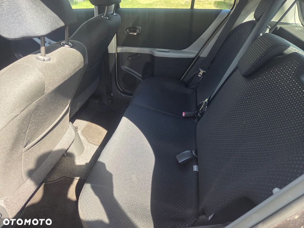 Toyota Yaris - 12
