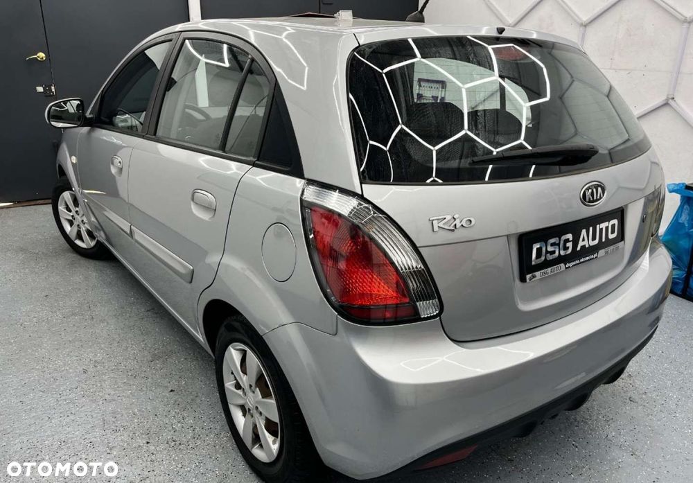 Kia Rio - 15