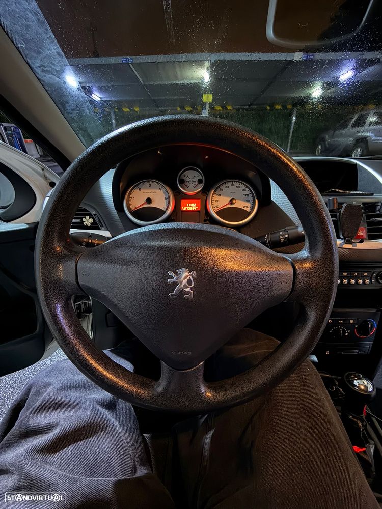 Peugeot 207 - 4