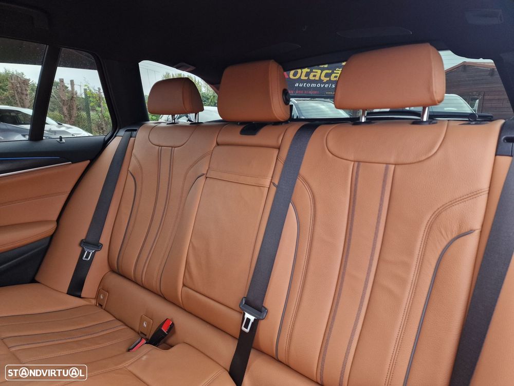 BMW 530 e Pack Desportivo M - 15