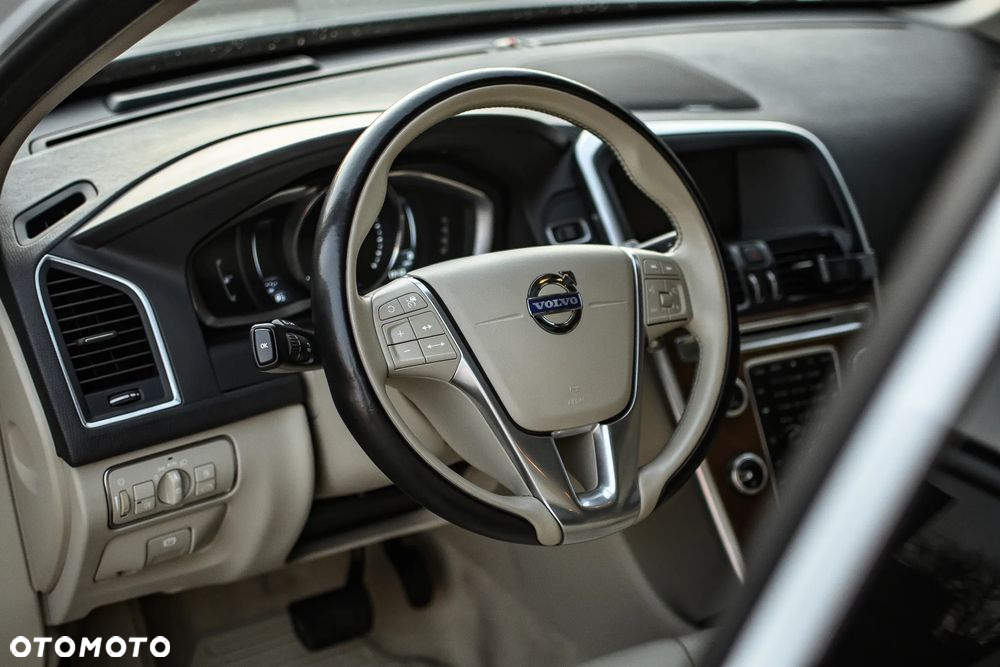 Volvo XC 60 - 8
