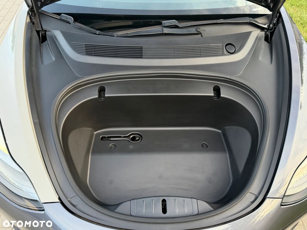 Tesla Model 3 Standard Reichweite Plus Hinterradantrieb - 31