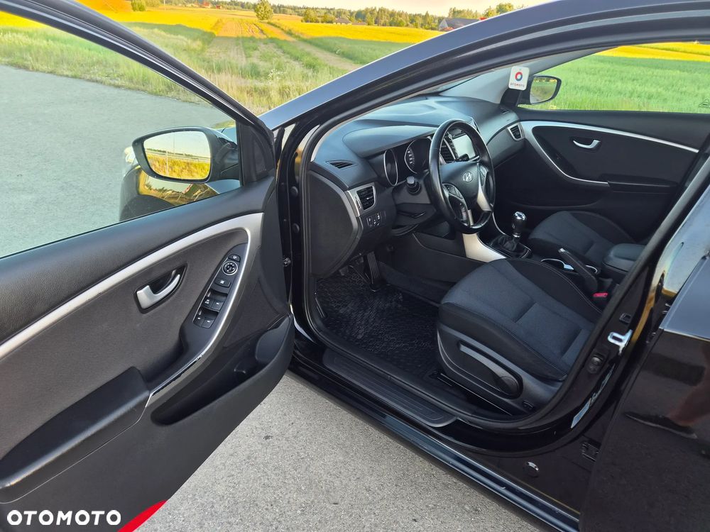 Hyundai i30 blue 1.6 CRDi Classic Navigation - 9