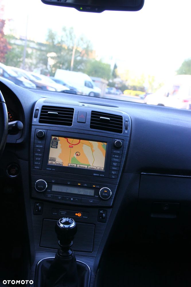 Toyota Avensis 2.0 Prestige NAVI - 29