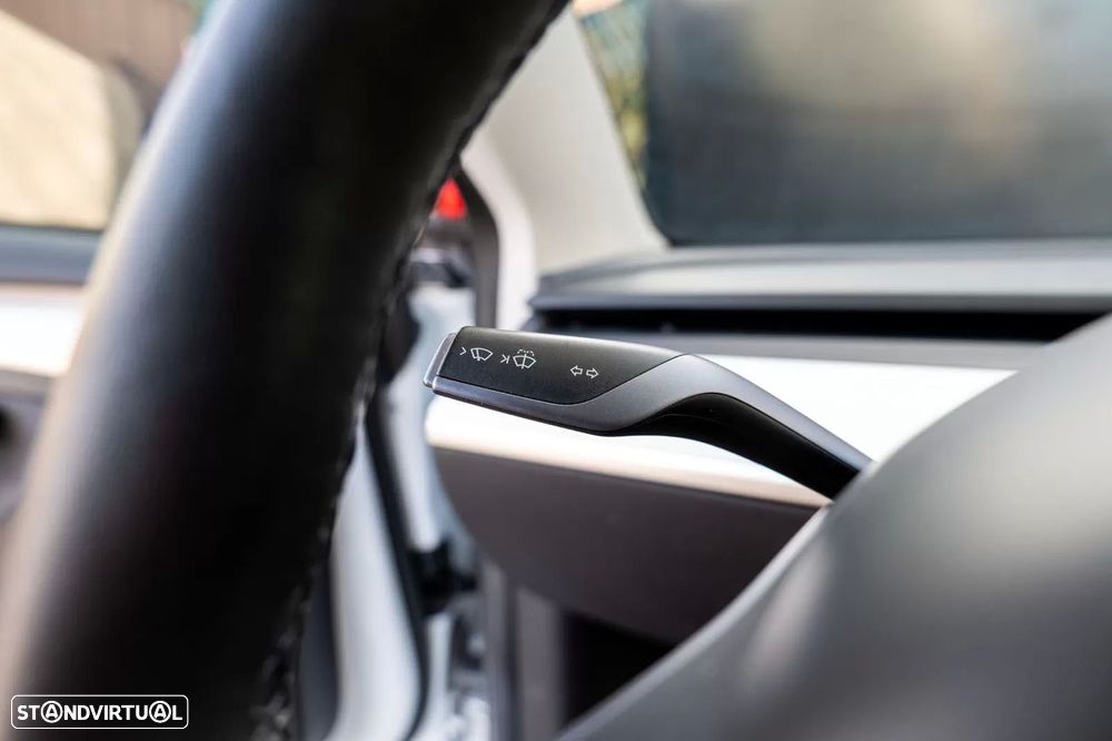 Tesla Model 3 - 16