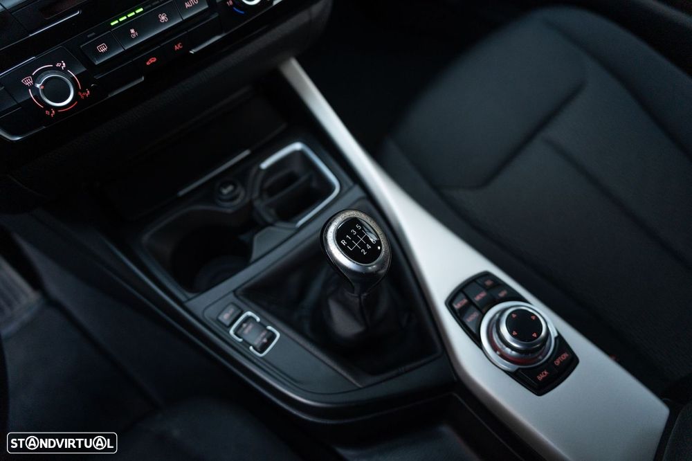 BMW 116 d Line Urban - 15