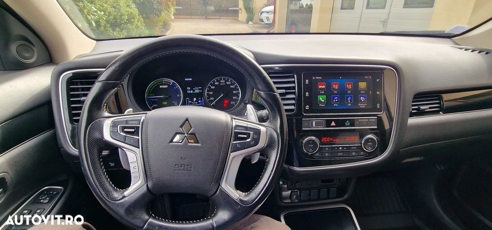 Mitsubishi Outlander 2.4 4WD Plug-In Hybrid Diamant - 9