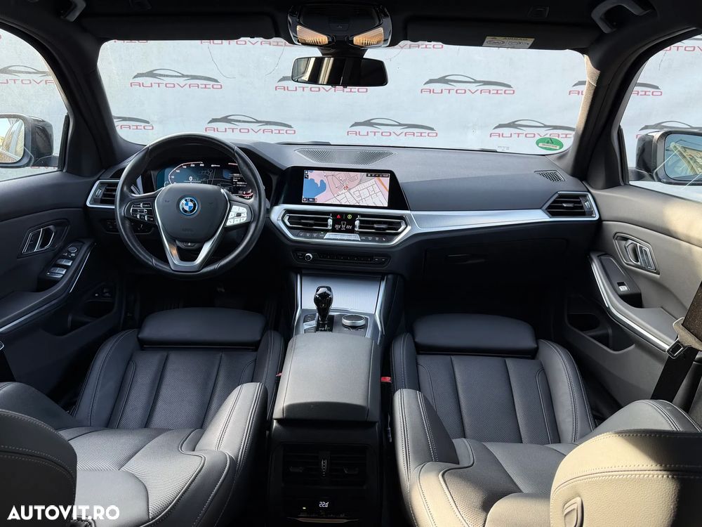 BMW Seria 3 330e xDrive Aut. Sport Line - 7