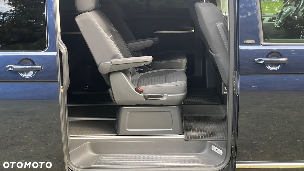 Volkswagen Multivan - 17