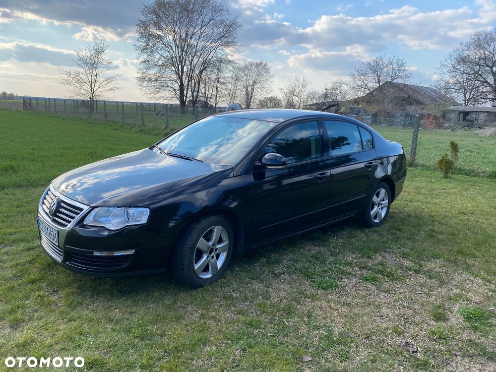 Volkswagen Passat 1.9 TDI Comfortline - 1