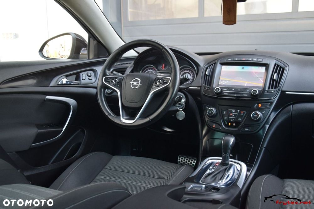 Opel Insignia - 25