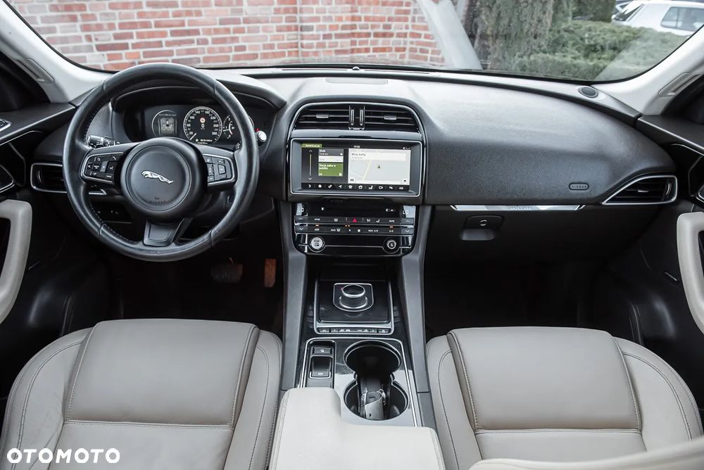 Jaguar F-Pace 2.0 i4D AWD Prestige - 28
