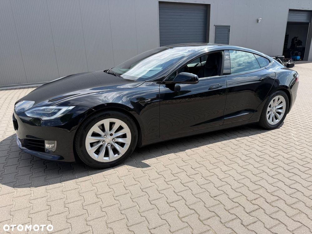 Tesla Model S - 26