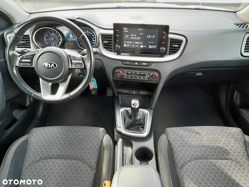 Kia XCeed 1.5 T-GDI M - 16