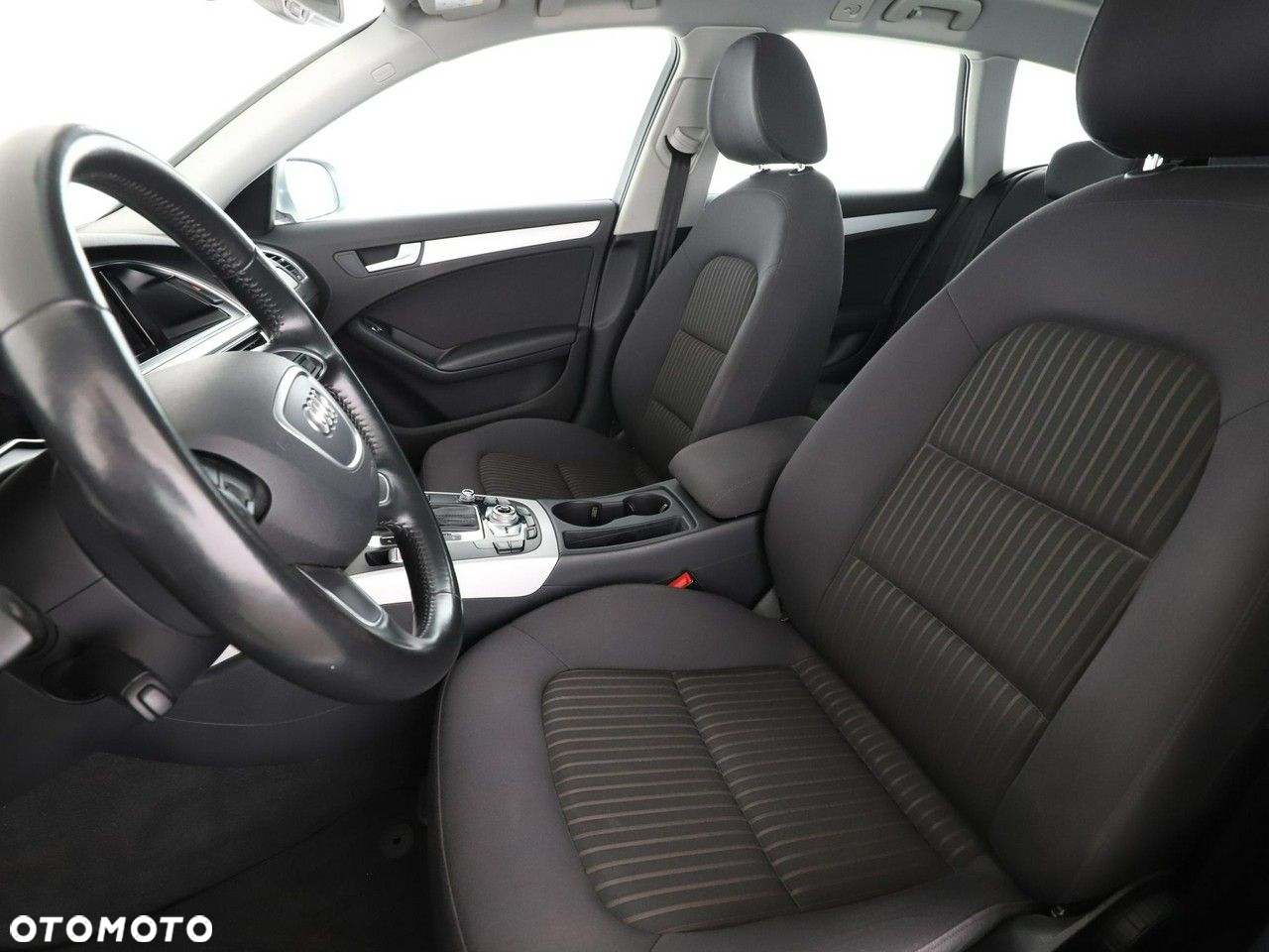 Audi A4 Avant 2.0 TDI DPF clean diesel multitronic Ambiente - 13