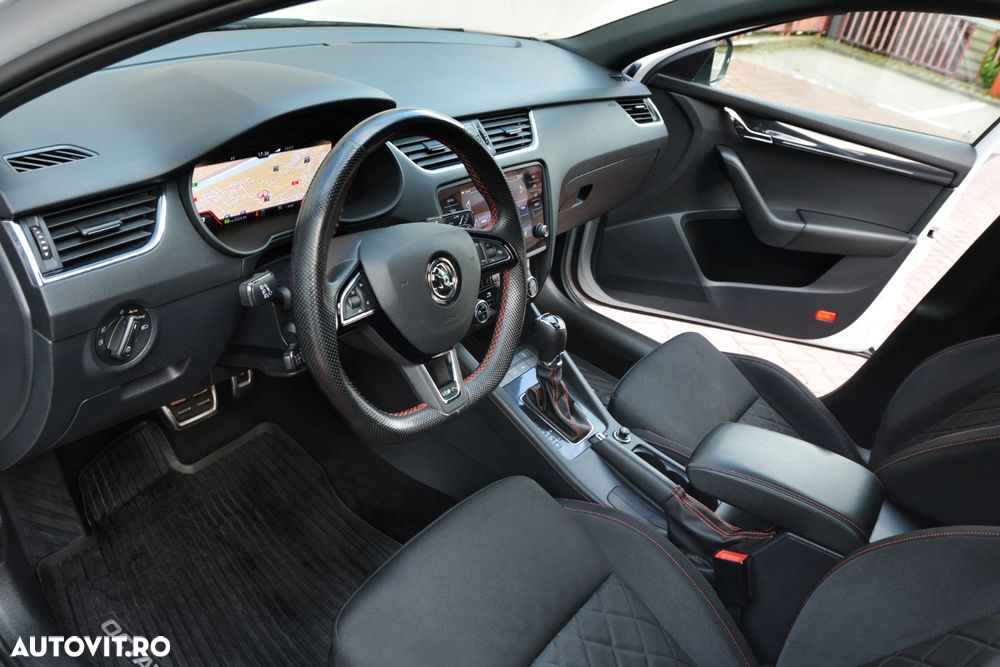 Skoda Octavia 2.0 TDI DSG RS - 5