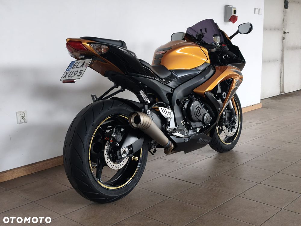 Suzuki GSX-R - 6